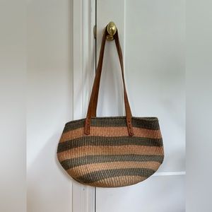 Woven shopper bag with leather straps